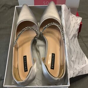 Silver 9.5 dress heal